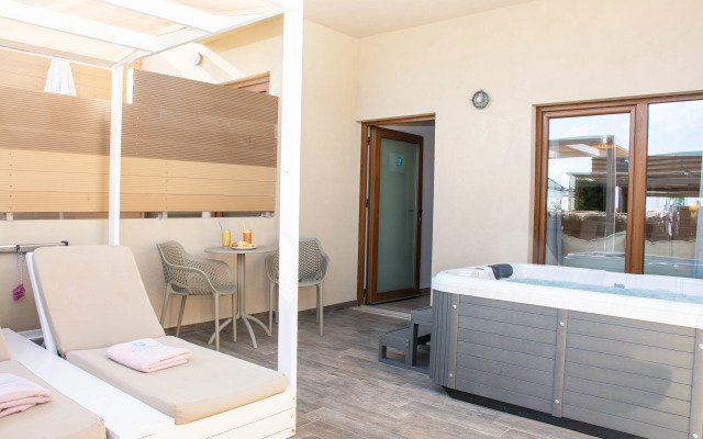 Yianna Caravel Suites "by Checkin" adults only