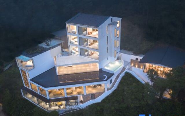 There is a Starlight Mountain B&B outside Chongqing