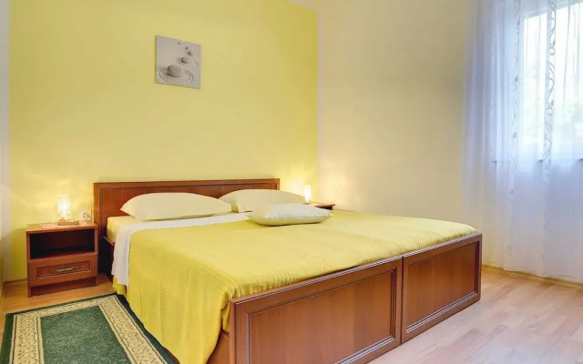 Spacious Apartment in Medulin Near sea