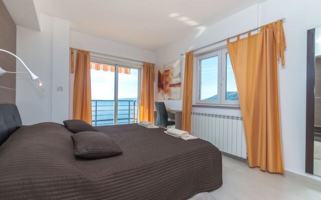 Apartments Villa Adore
