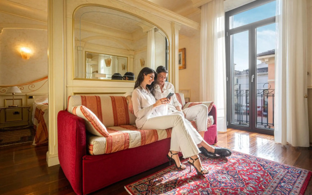 Colomba D'Oro Hotel