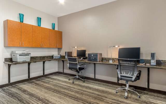 Best Western Airport Inn & Suites
