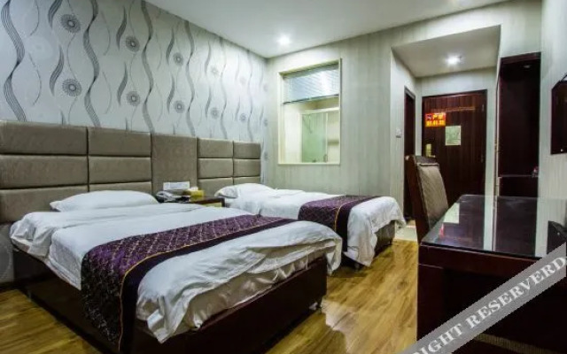 Hyatt Regency Hotel (Houhua Night Market)