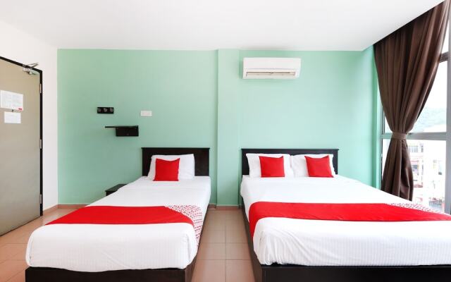 OYO 816 Hotel De Kiara