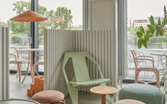 Locke at East Side Gallery