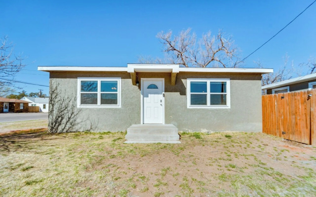 Pet-friendly Portales Home Rental Near Enmu!