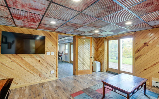 Charming Clintonville Retreat - Relax & Kayak!