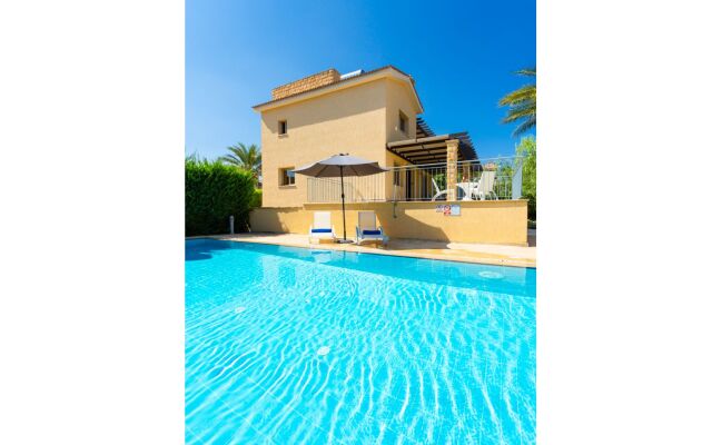 Villa Izabella in Polis