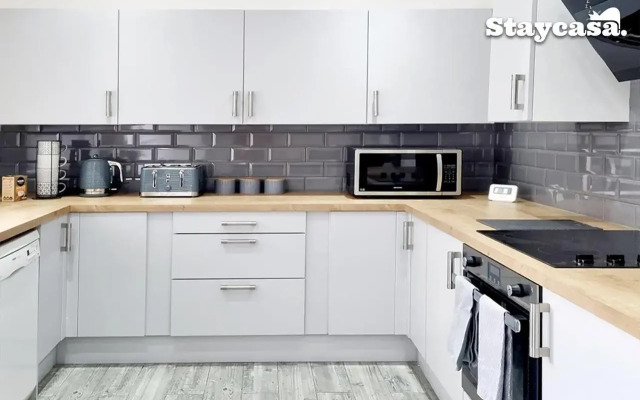 Cosy 4-Bedroom House Manchester