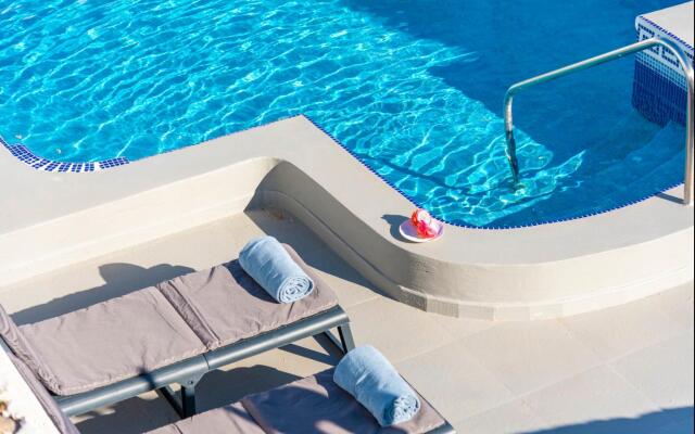 Family villa with private pool and ocean view