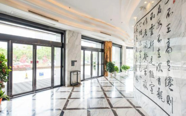 He County Hetai Holiday Hotel