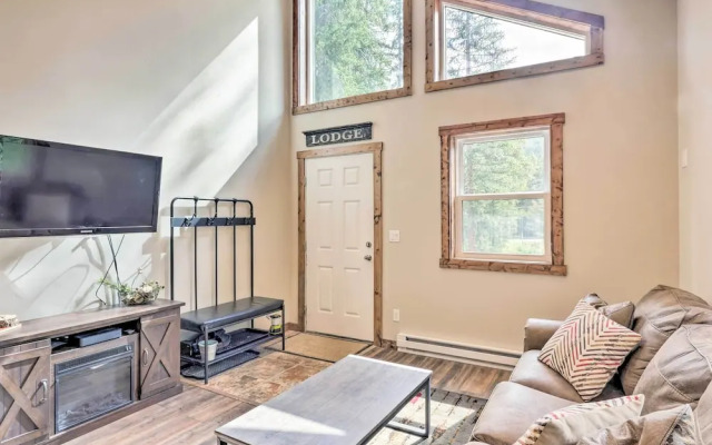 5 Mi to Ski Resort: Mtn-view Breck Home w/ Hot Tub