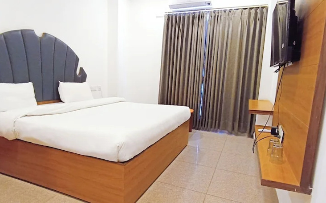 Hotel Lake View -Near Sukhna Lake