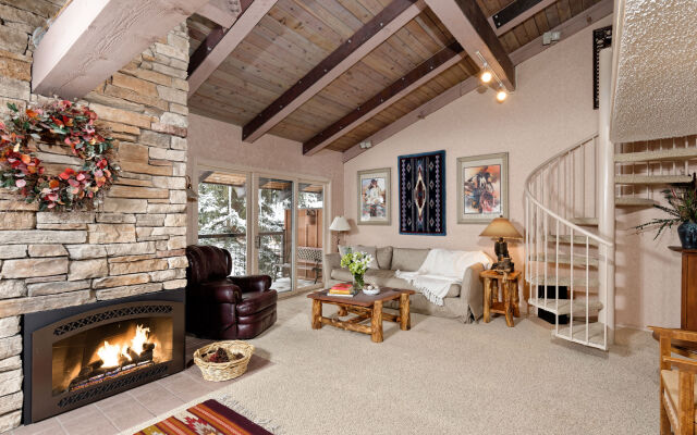 The Crestwood Condominiums