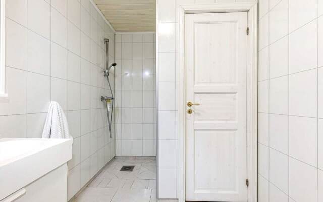 10 Person Holiday Home in Kalvag-by Traum