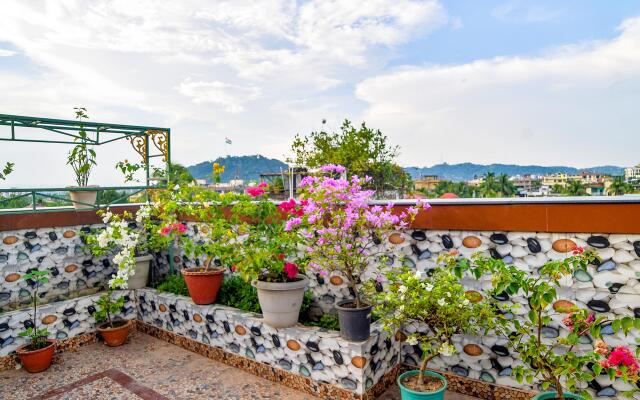 FabHotel IR Luxaria