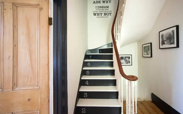 Higgihaus 46 Sleeps 5  Monday - Friday