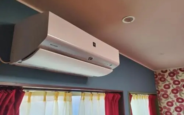 Mrs. Maroulla's HOUSE