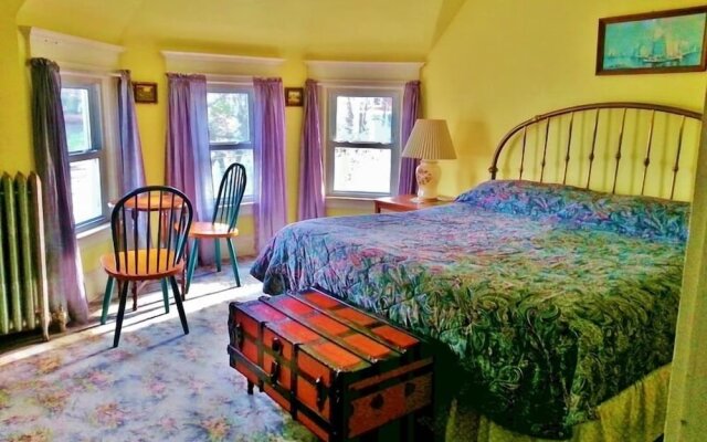 The Harbor House Bed & Breakfast