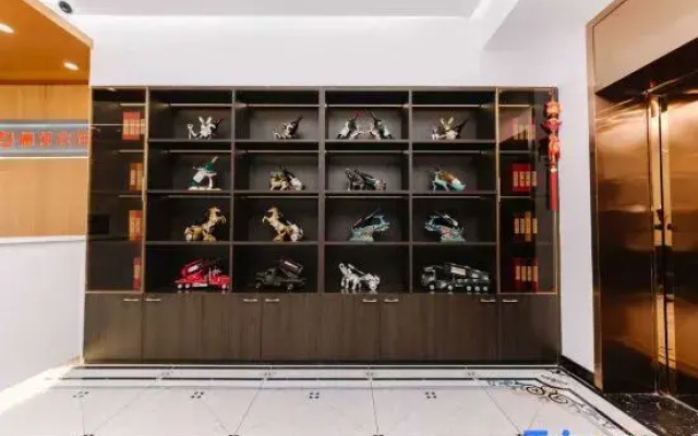 Rujia Huayi Select Hotel (Harbin Zhan Yida Si Yuan)