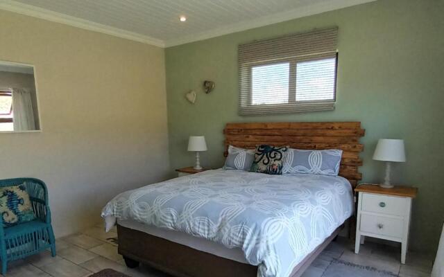 En-suite, private room, free WIFI in Plett