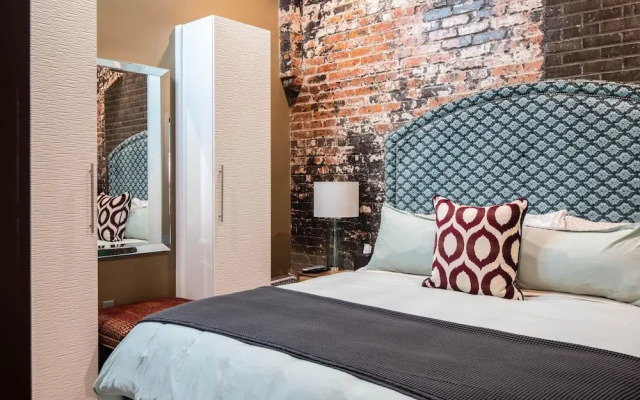 80 LEX 202 Iconic Location Park Free Off Street