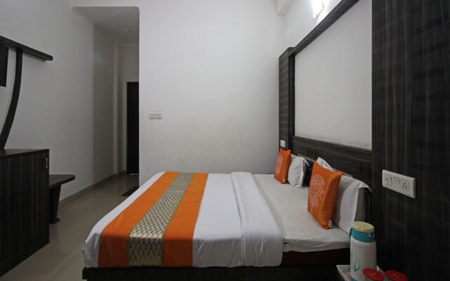 OYO 5093 Hotel Broadway
