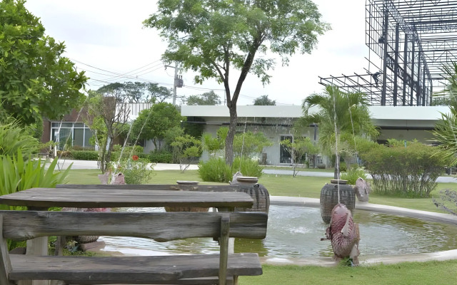 Mittraphap Resort