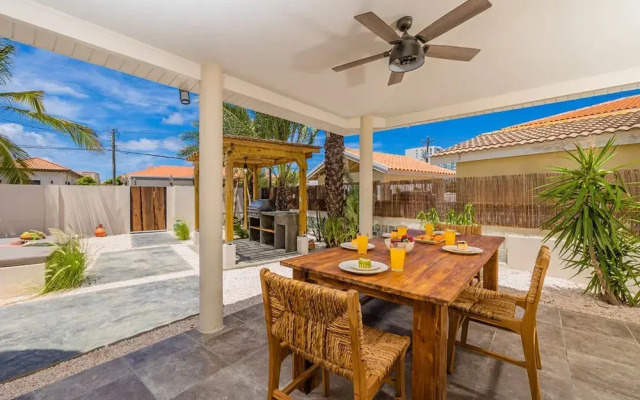 Newly Renovated Amazing Location Private Pool