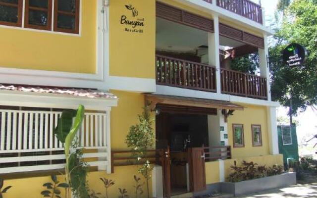 Ngapali Banyan Boutique Hostel