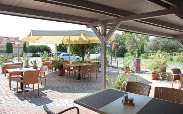 Adler Hotel s tterem