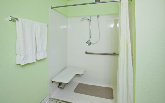 Grandstay Hotel and Suites