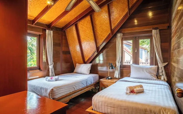 Tropical Beachfront 4 Bdr Villa - KBR24