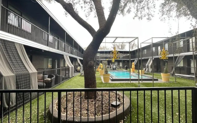 East Dallas Paradise Getaway