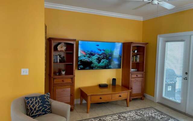 Coral Garden by Avantstay Great Location w/ Balcony & Shared Pool