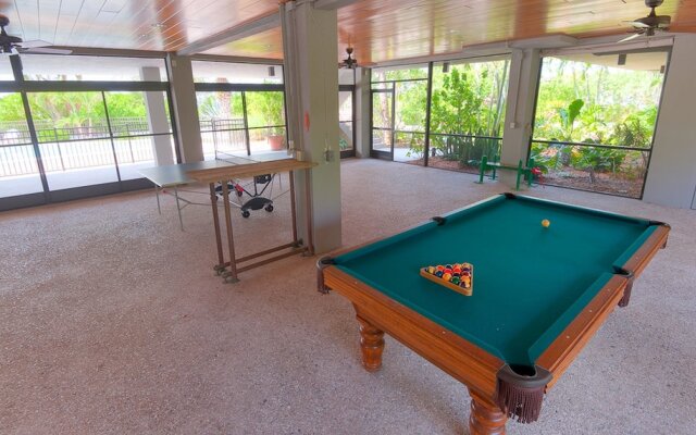 Hunters Point Apartment 6