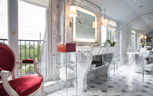 La Reserve Paris Hotel and Spa