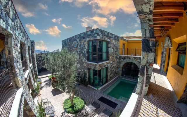 Tierra Adentro Hotel Fashion Grill & Spa