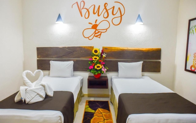 12 Bees Hotel