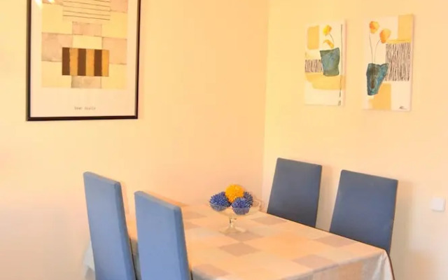 La Maison Jaune