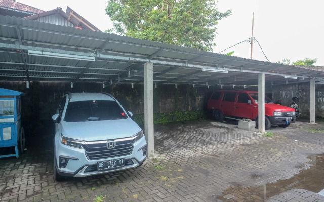 RedDoorz near Politeknik Manado