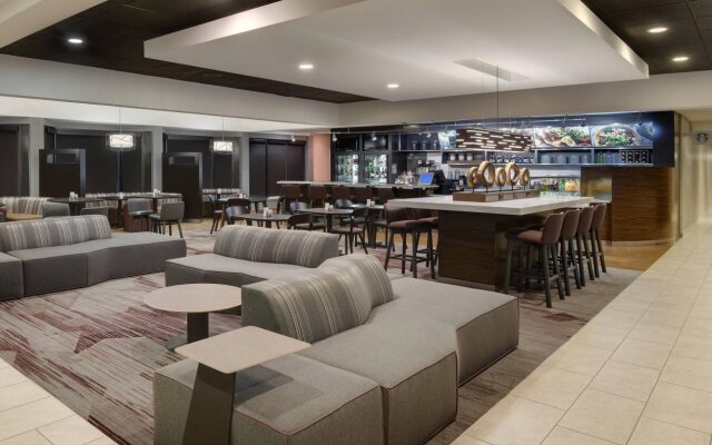 Courtyard by Marriott Savannah Midtown