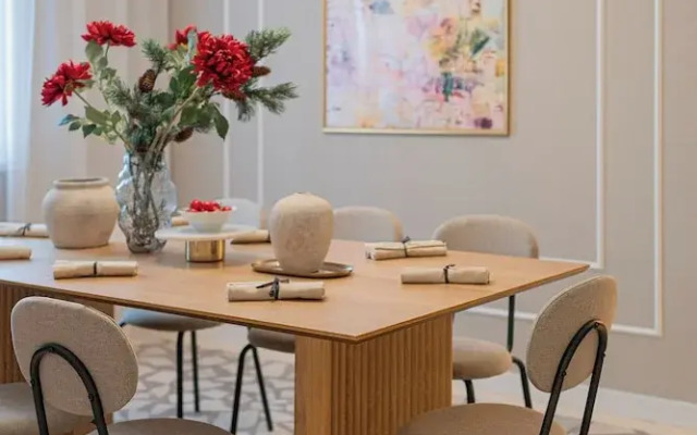 Loggia & Luxe 5BR Penthouse in Universitatii Area