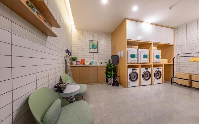 Atour Hotel Xiamen Jimeihu Business Center
