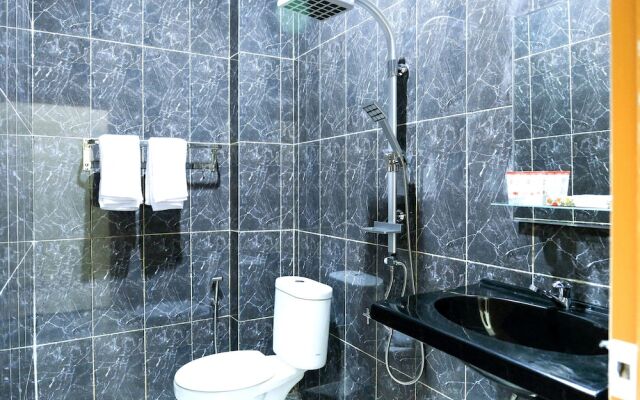 OYO Life 1149 Hotel Mustika