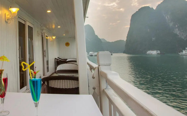 Signature Royal Halong Cruise