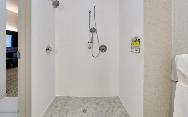 Holiday Inn Express Hotel & Suites Cleburne by IHG