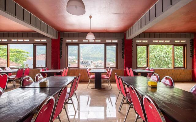 RedDoorz Plus near Balai Kota Batu 2