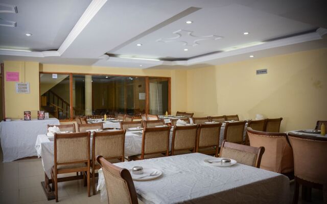 Hotel Rajhans