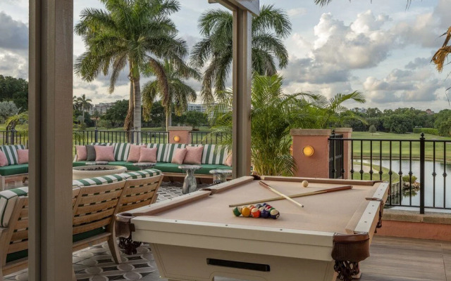 The Boca Raton, Bungalows